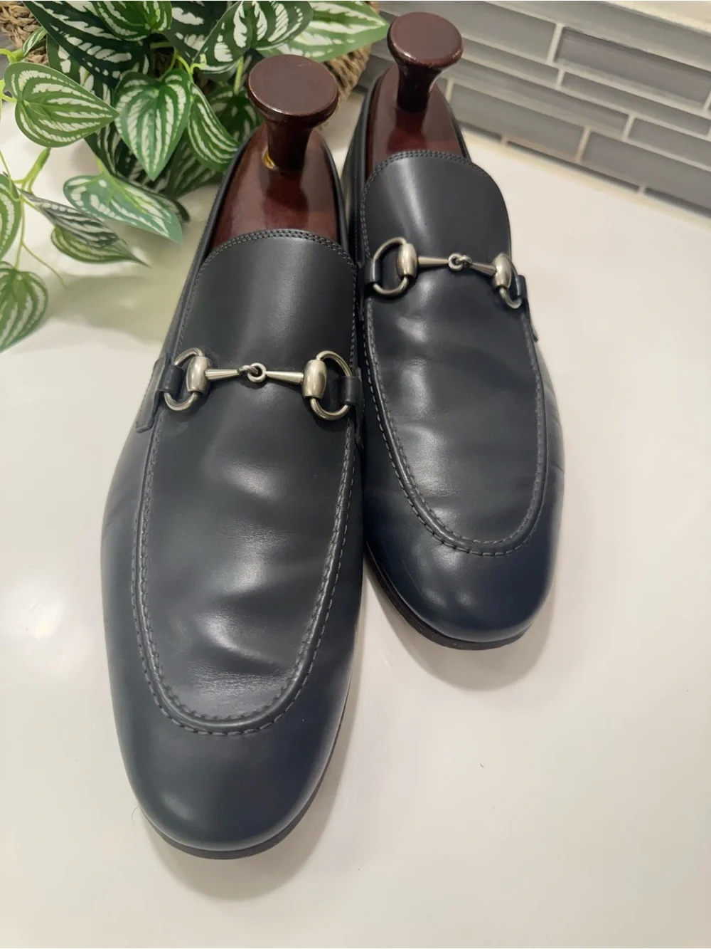 $1095 Gucci Gray Jordaan Horsebit Loafers